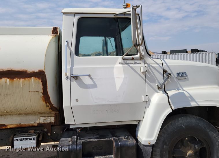 image for item DN7339 1974 Ford 750  water truck