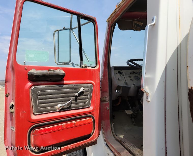 image for item DN7339 1974 Ford 750  water truck