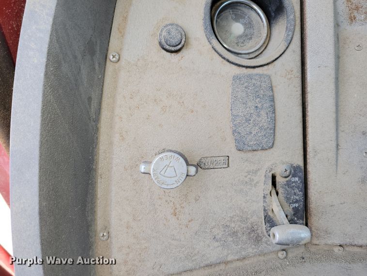 image for item DN7339 1974 Ford 750  water truck