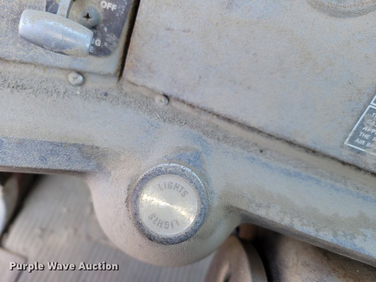 image for item DN7339 1974 Ford 750  water truck