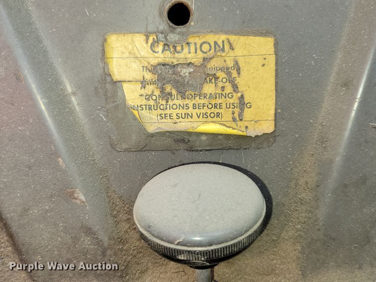 image for item DN7339 1974 Ford 750  water truck