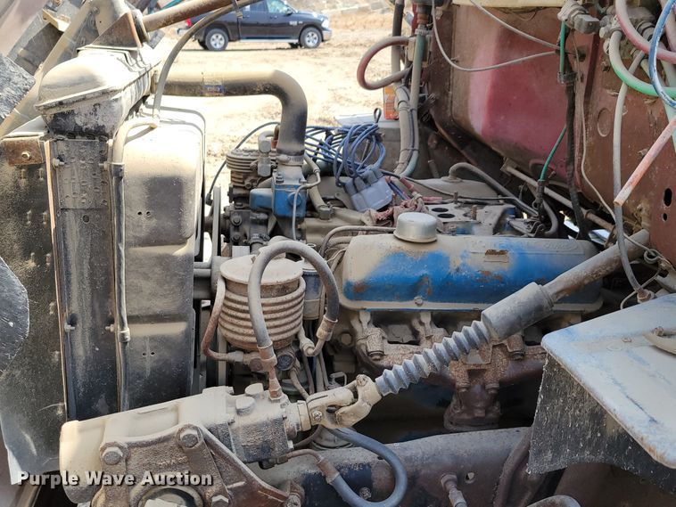 image for item DN7339 1974 Ford 750  water truck