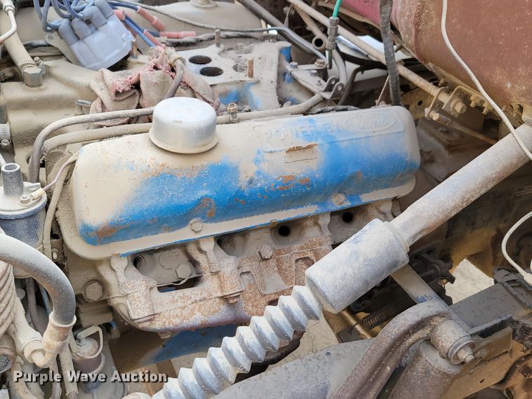 image for item DN7339 1974 Ford 750  water truck