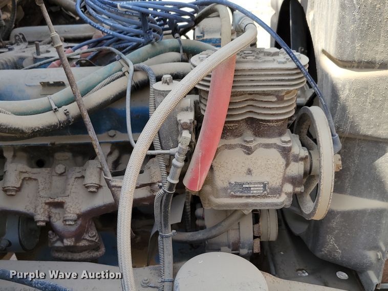 image for item DN7339 1974 Ford 750  water truck