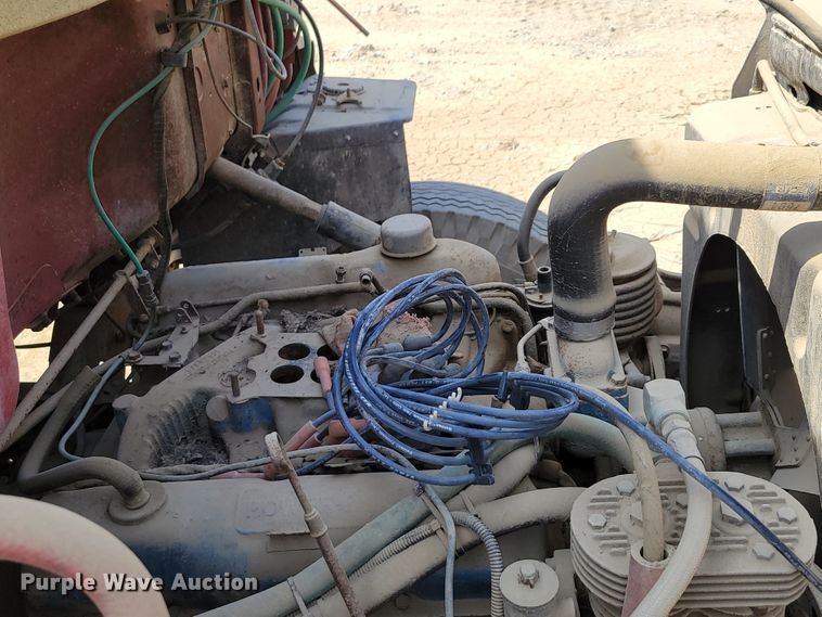 image for item DN7339 1974 Ford 750  water truck