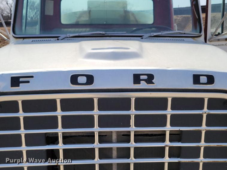 image for item DN7339 1974 Ford 750  water truck