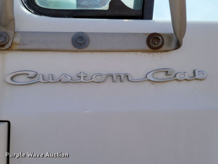 image for item DN7339 1974 Ford 750  water truck