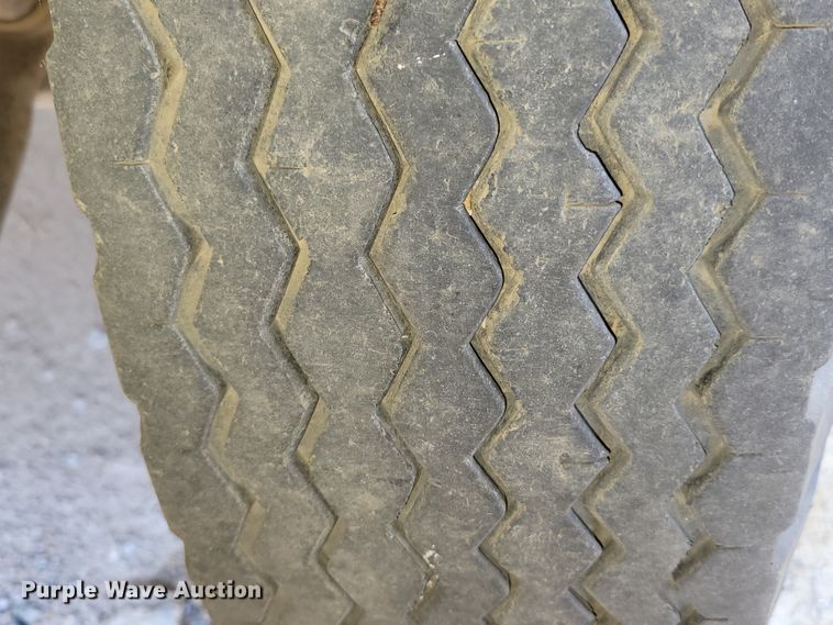 image for item DN7339 1974 Ford 750  water truck