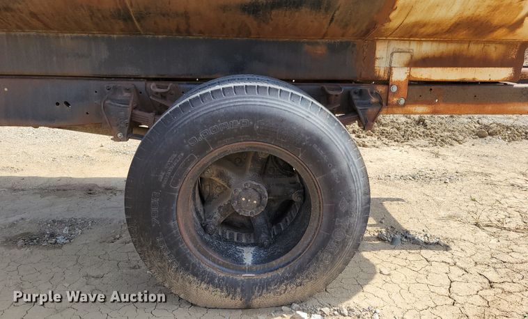 image for item DN7339 1974 Ford 750  water truck