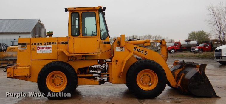 image for item DN7369 1990 John Deere 544E  wheel loader