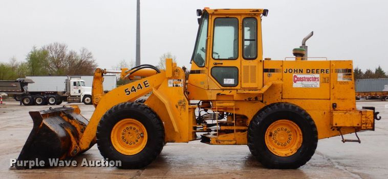 image for item DN7369 1990 John Deere 544E  wheel loader