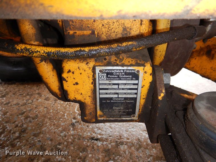 image for item DN7369 1990 John Deere 544E  wheel loader