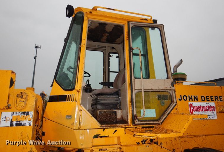 image for item DN7369 1990 John Deere 544E  wheel loader