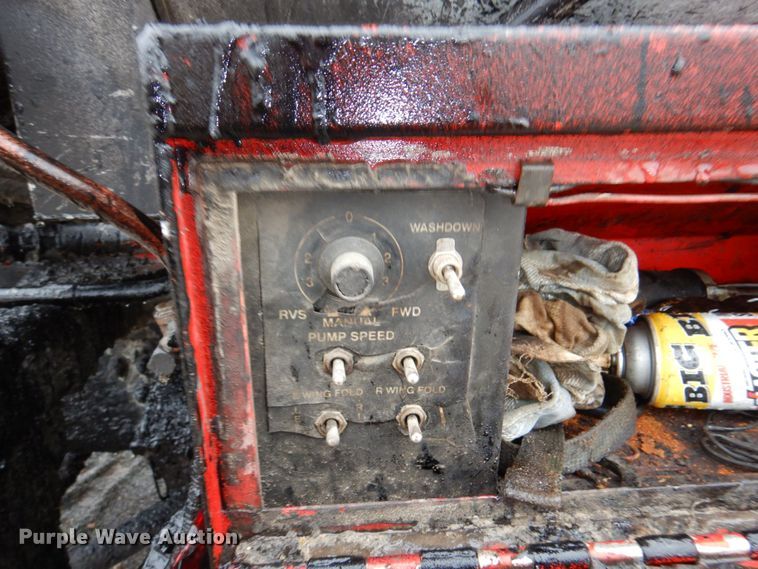 image for item DN7371 1999 Freightliner FL70  tank truck