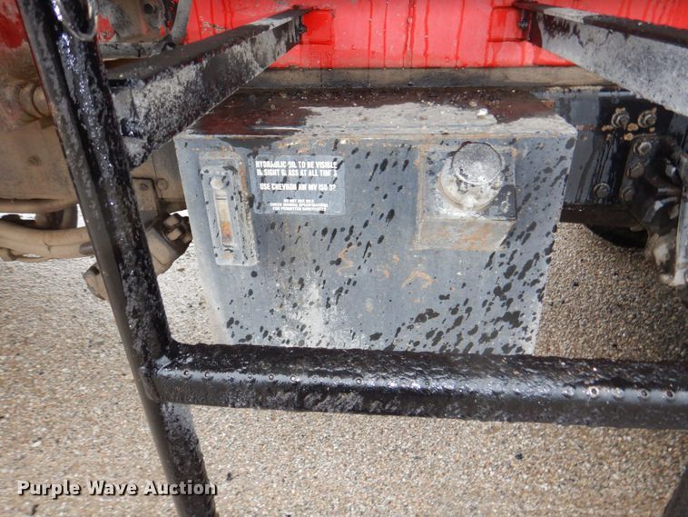 image for item DN7371 1999 Freightliner FL70  tank truck