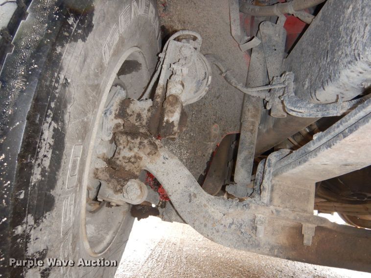 image for item DN7371 1999 Freightliner FL70  tank truck