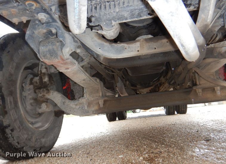 image for item DN7371 1999 Freightliner FL70  tank truck