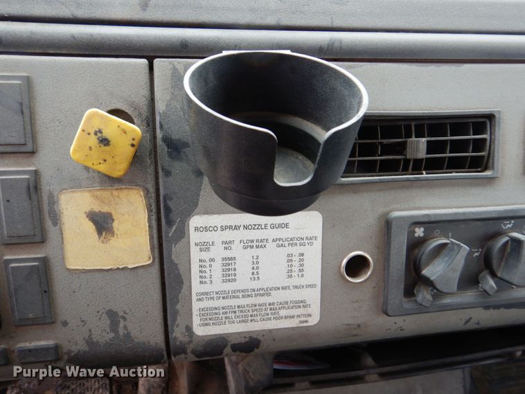 image for item DN7371 1999 Freightliner FL70  tank truck