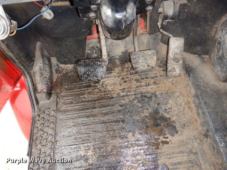 image for item DN7371 1999 Freightliner FL70  tank truck