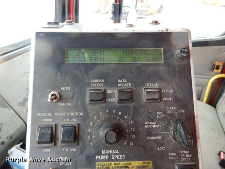 image for item DN7371 1999 Freightliner FL70  tank truck