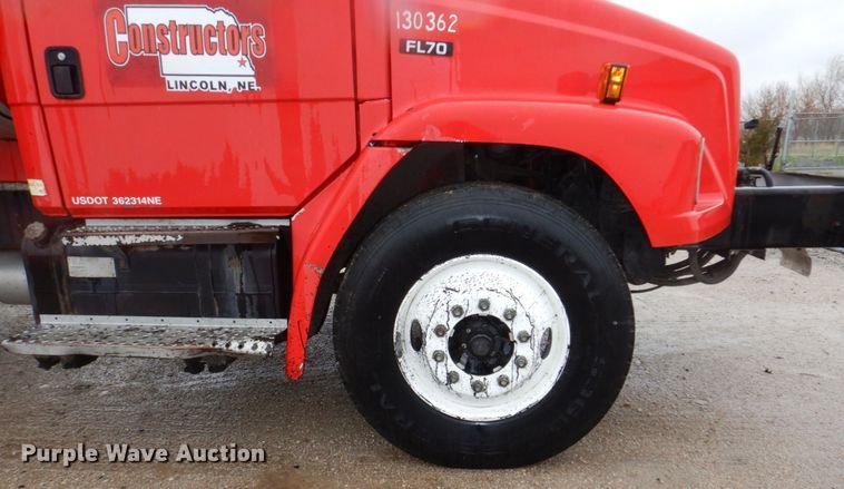 image for item DN7371 1999 Freightliner FL70  tank truck