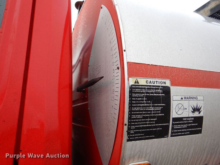 image for item DN7371 1999 Freightliner FL70  tank truck