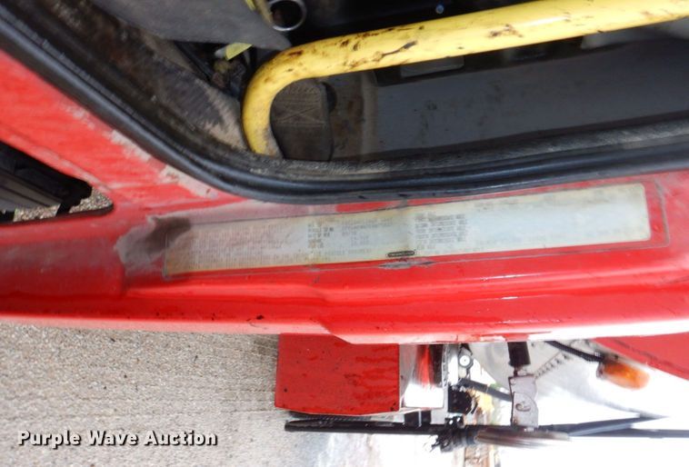 image for item DN7371 1999 Freightliner FL70  tank truck