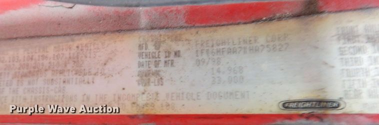 image for item DN7371 1999 Freightliner FL70  tank truck