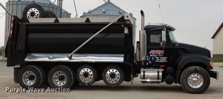 image for item DN7385 2003 Mack CV700  dump truck