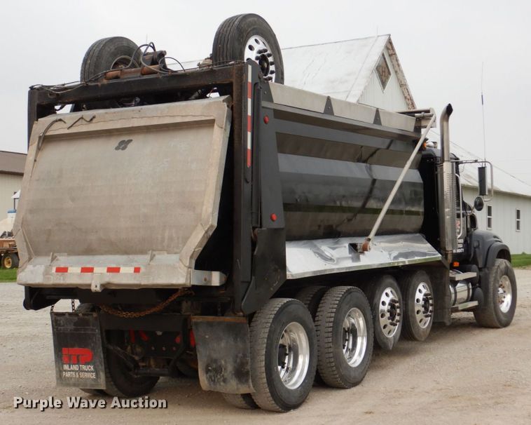 image for item DN7385 2003 Mack CV700  dump truck