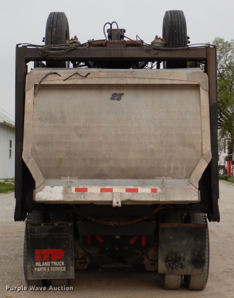 image for item DN7385 2003 Mack CV700  dump truck