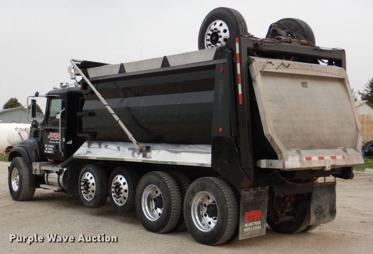 image for item DN7385 2003 Mack CV700  dump truck