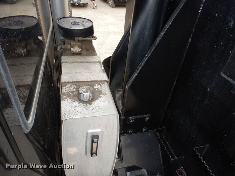 image for item DN7385 2003 Mack CV700  dump truck