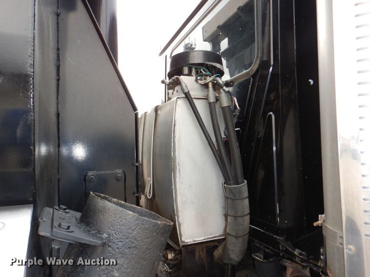 image for item DN7385 2003 Mack CV700  dump truck