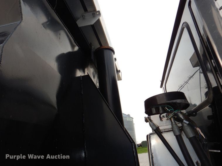 image for item DN7385 2003 Mack CV700  dump truck