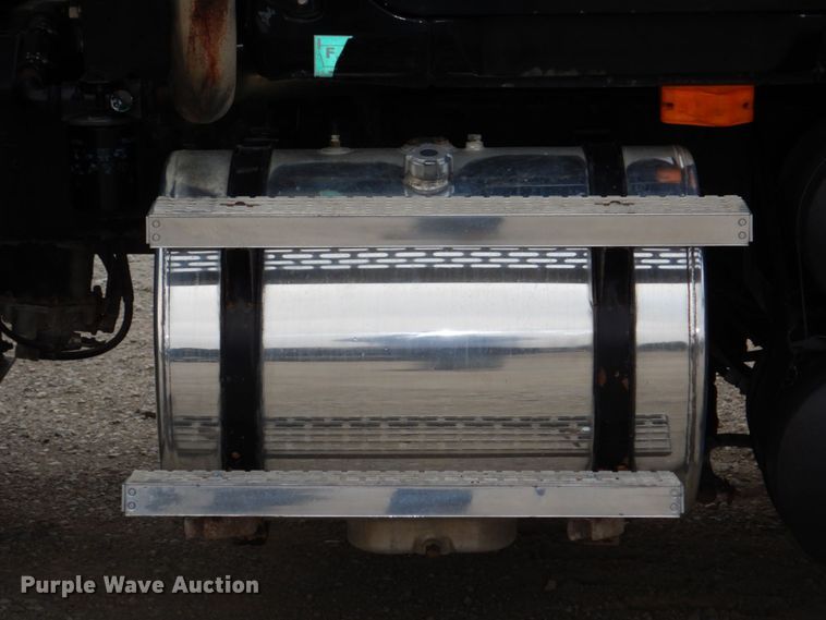 image for item DN7385 2003 Mack CV700  dump truck