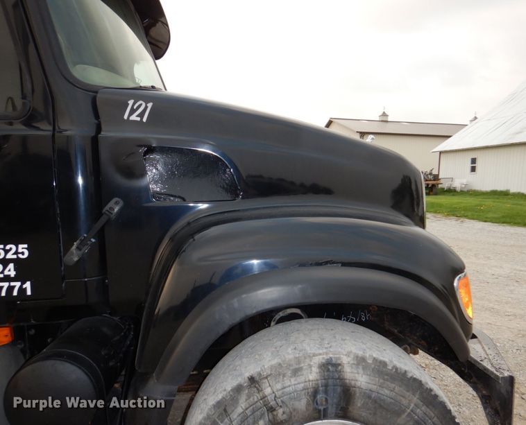 image for item DN7385 2003 Mack CV700  dump truck