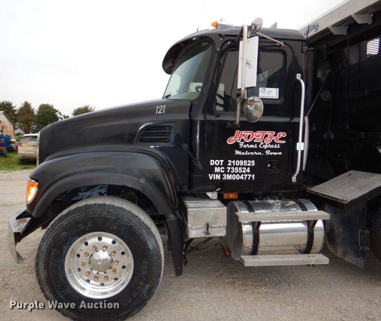 image for item DN7385 2003 Mack CV700  dump truck