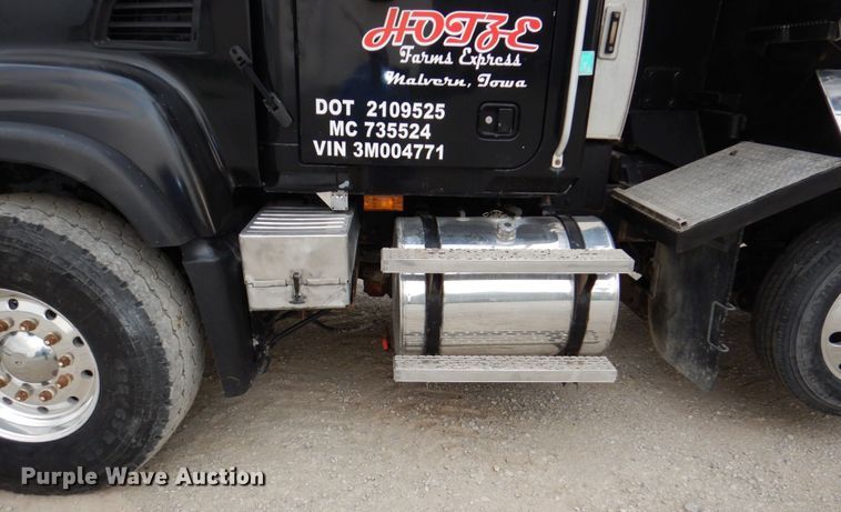 image for item DN7385 2003 Mack CV700  dump truck