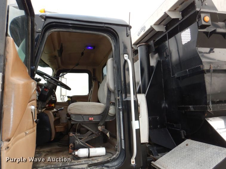 image for item DN7385 2003 Mack CV700  dump truck