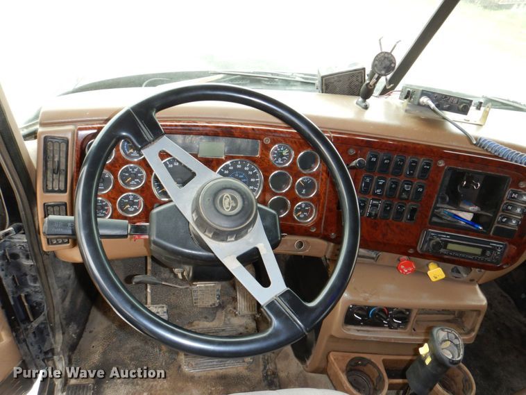 image for item DN7385 2003 Mack CV700  dump truck