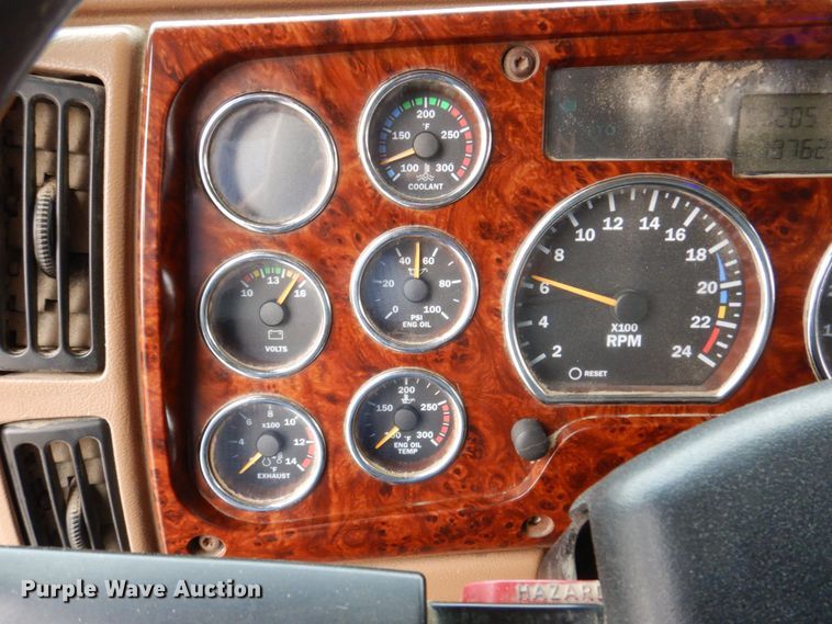 image for item DN7385 2003 Mack CV700  dump truck