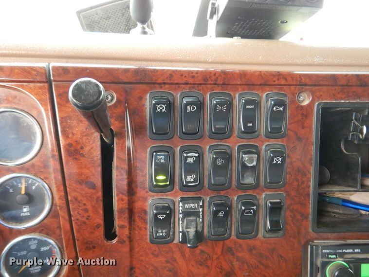 image for item DN7385 2003 Mack CV700  dump truck