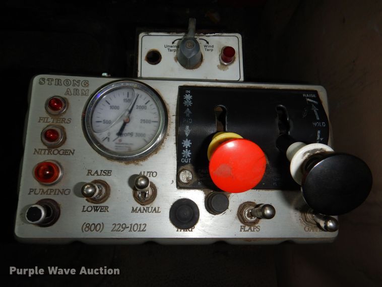 image for item DN7385 2003 Mack CV700  dump truck