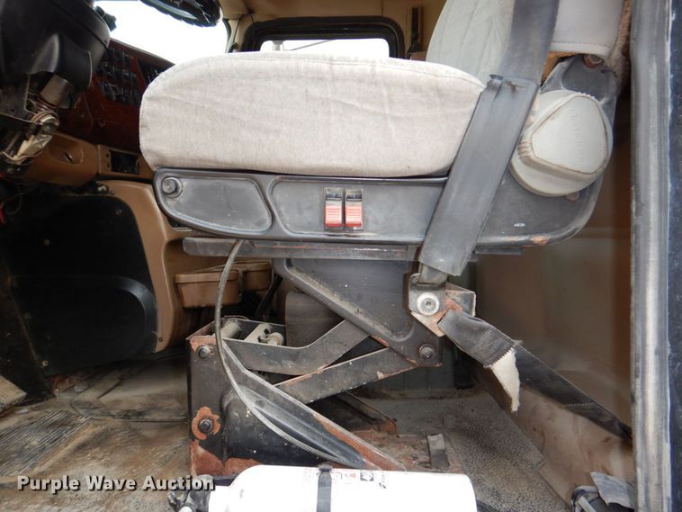 image for item DN7385 2003 Mack CV700  dump truck