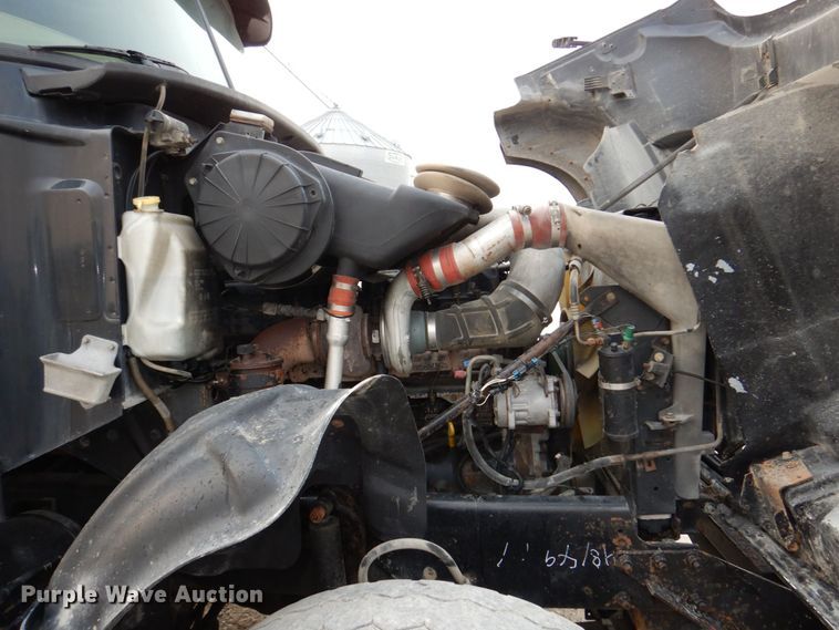 image for item DN7385 2003 Mack CV700  dump truck