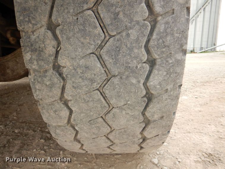 image for item DN7385 2003 Mack CV700  dump truck