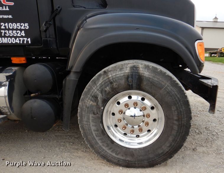 image for item DN7385 2003 Mack CV700  dump truck