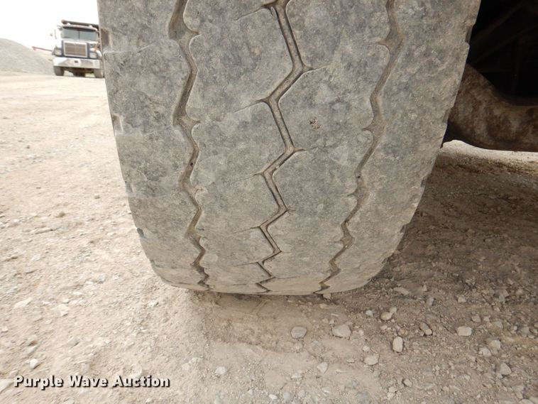 image for item DN7385 2003 Mack CV700  dump truck