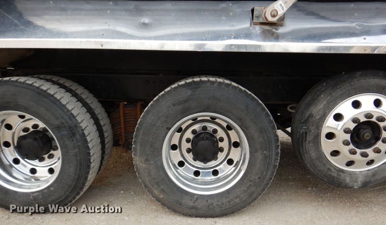 image for item DN7385 2003 Mack CV700  dump truck